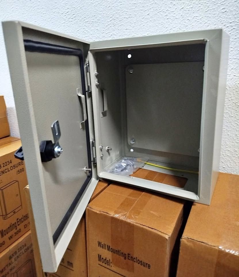 Metal Enclosure for Motor Control (Category: Everything Else Others) located in Manila. Submitted by cyrenejoye (Listing ID 1466780769, Image 3). Description: - Heavy-duty metal enclosure designed for motor control setups - Durable housing safely protects internal electrical components - Keeps cable management clean, organized, and secure - Features pre-drilled front panel with ready-to-use green and red switches - Gray painted exterior finish wi