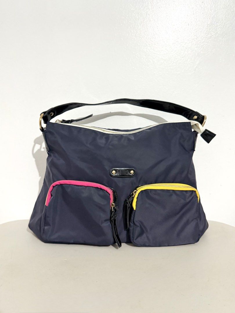 MG Hobo Bag (Category: Shoulder Bags) located in Manila. Submitted by coachiqueclosetbysuei_3rdaccnt (Listing ID 1466946938, Image 1). Description: 💫 MG Hobo Bag 💫 𝐒𝐨𝐮𝐫𝐜𝐞: Japan🇯🇵 💫 𝐈𝐬𝐬𝐮𝐞: patent leather peeling 💫 𝐂𝐨𝐧𝐝𝐢𝐭𝐢𝐨𝐧: 9/10 Good Condition 💫 𝐎𝐭𝐡𝐞𝐫𝐬: Body is good; madami malalagay 💫 The color may vary due to lighting 💫 What you see is what you get ——————𝓜𝓾𝓼𝓽 𝓡𝓮𝓪𝓭!——————— 📍 𝐋𝐨𝐜𝐚𝐭𝐢𝐨𝐧: Intramur