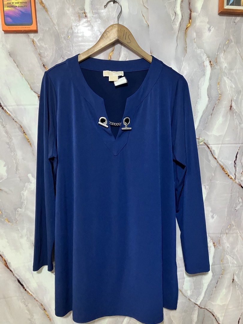 MICHAEL KORS MEDIUM BLUE LIQUID KNIT STRETCH PULL OVER LONG TUNIC TOP (Category: Longsleeves) located in General Mariano Alvarez. Submitted by adonid (Listing ID 1466792493, Image 1). Description: MICHAEL KORS MEDIUM BLUE LIQUID KNIT STRETCH PULL OVER LONG TUNIC TOP GOOD CONDITION NORMAL SIGN OF USAGE ONLY W46 L30.