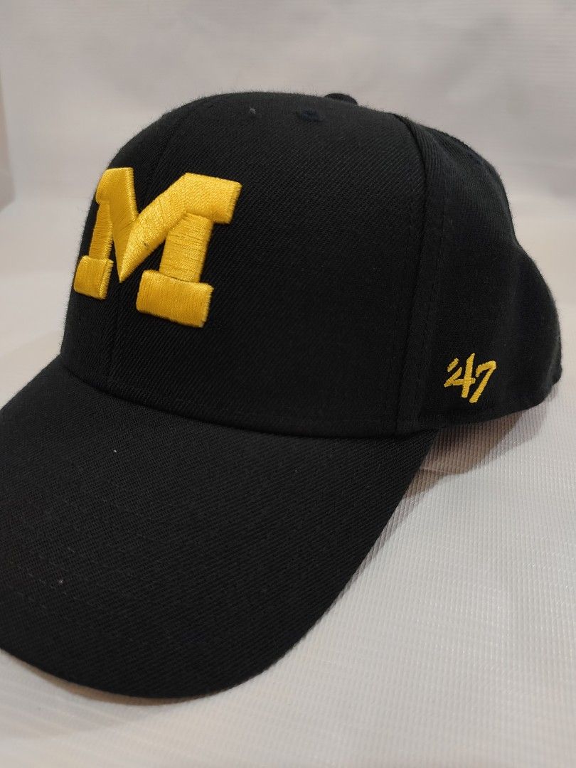 Michigan Wolverines Hat (Category: Hats & Beanies) located in Batangas. Submitted by pogipabili (Listing ID 1466778071, Image 2). Description: velcro strap.