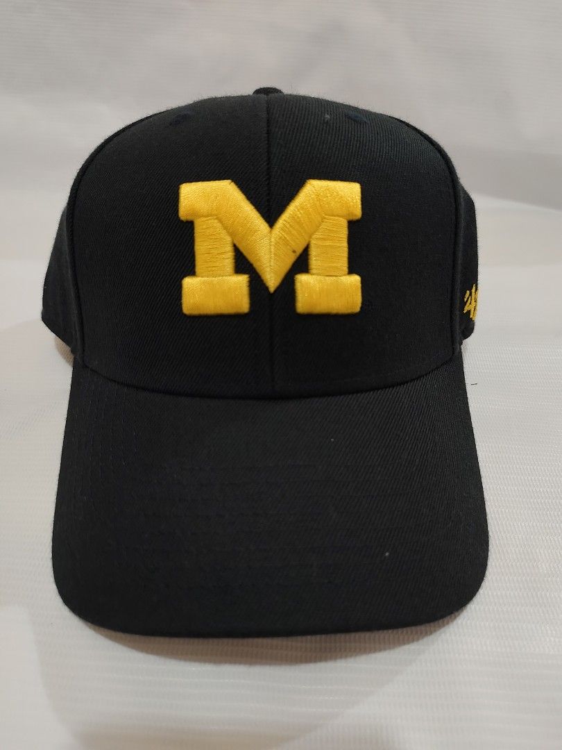Michigan Wolverines Hat (Category: Hats & Beanies) located in Batangas. Submitted by pogipabili (Listing ID 1466778071, Image 1). Description: velcro strap.