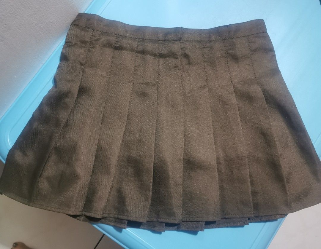Mini skirt brown(school uniform) (Category: Skirts) located in Quezon City. Submitted by supermom0711 (Listing ID 1466892904, Image 1). Description: Timog area 🥰.
