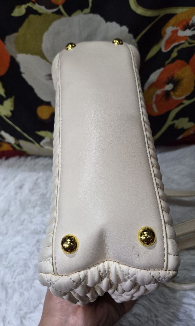 Miumiu (Category: Cross-body Bags) located in Manila. Submitted by ertya (Listing ID 1466869858, Image 3). Description: no rubs self authentications.