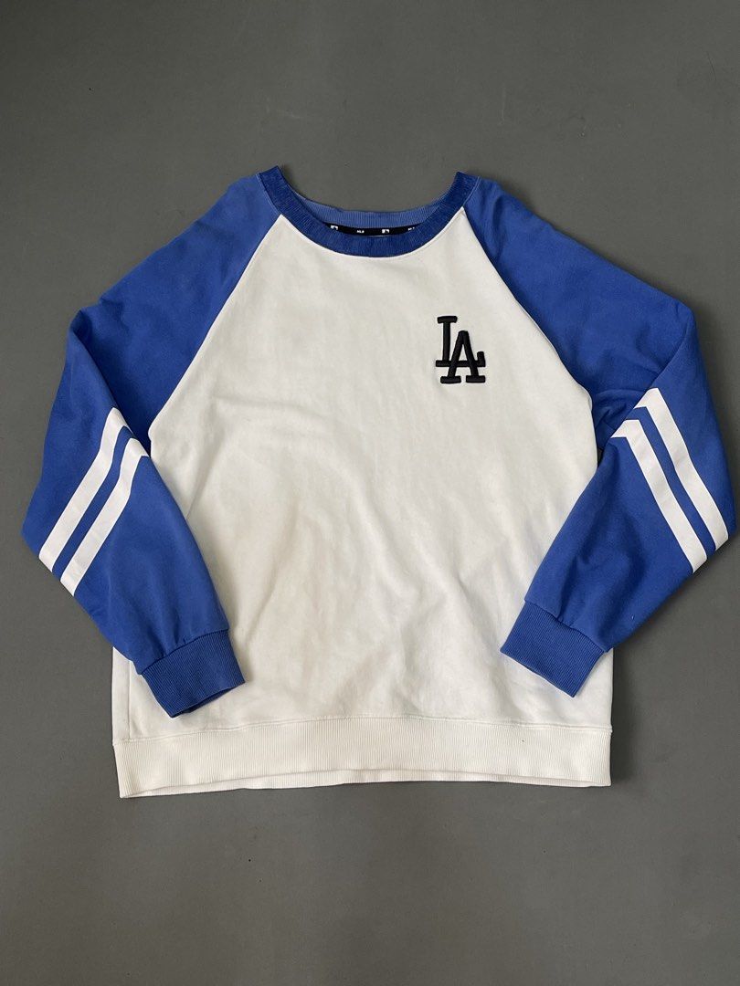 MLb crewneck (Category: Coats, Jackets and Outerwear) located in Caloocan City. Submitted by az.lootz (Listing ID 1466877444, Image 1). Description: .
