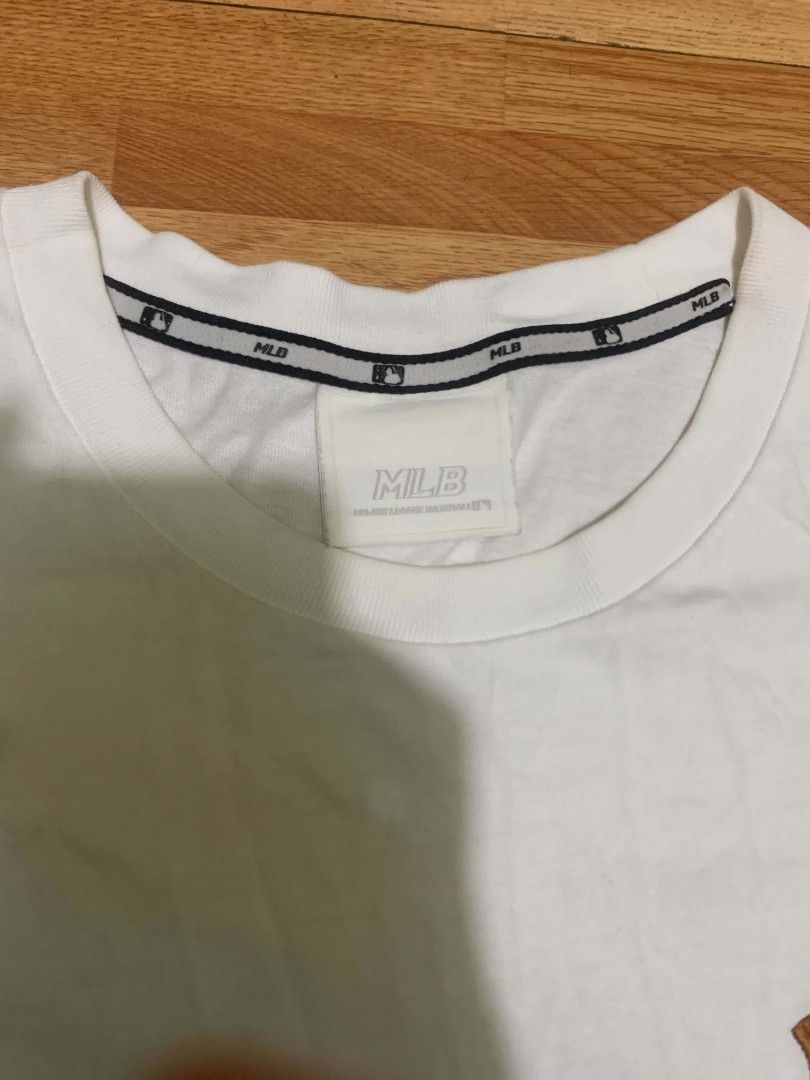 MLB New York Yankees Team T Shirt Unisex (Category: Tshirts & Polo Shirts ) located in Lal-Lo. Submitted by thrift_beyond_archive. (Listing ID 1466963473, Image 3). Description: -Dimes: 21W by 29L -Size:M to L -good condition -negotiable -+sf -Payment first before ship -Mop:GCush -Ship by jnt.