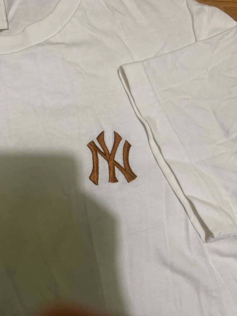 MLB New York Yankees Team T Shirt Unisex (Category: Tshirts & Polo Shirts ) located in Lal-Lo. Submitted by thrift_beyond_archive. (Listing ID 1466963473, Image 2). Description: -Dimes: 21W by 29L -Size:M to L -good condition -negotiable -+sf -Payment first before ship -Mop:GCush -Ship by jnt.