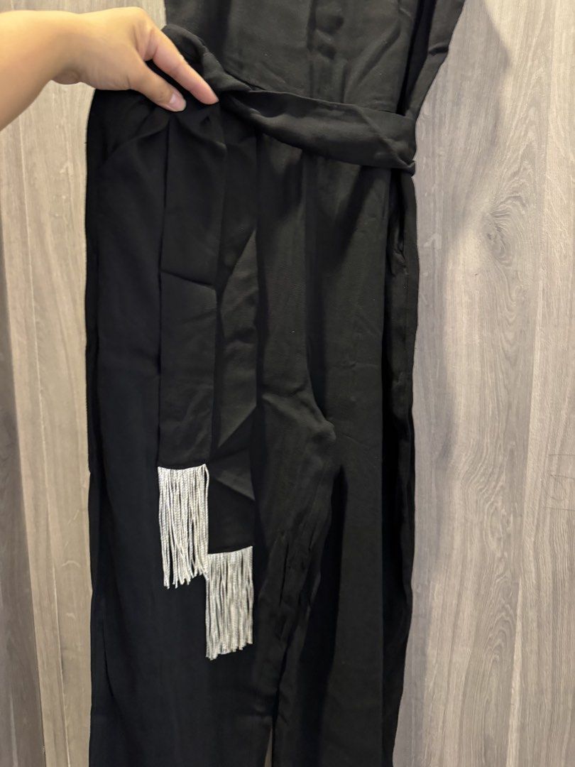 MNG Black Sleeveless Jumpsuit Size S (Category: Jumpsuits) located in Taguig. Submitted by kittychum (Listing ID 1466968221, Image 2). Description: 💯Original Mango Jumpsuit Preloved condition: 7/10 Color may vary in pictures .