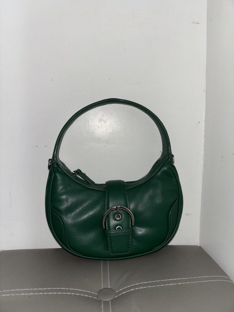 MNG Mango Green Shoulder Bag Purse (Category: Shoulder Bags) located in Dumaguete. Submitted by shopcee (Listing ID 1466899079, Image 1). Description: Mango green shoulder bag MOP: Gcash/Gotyme .
