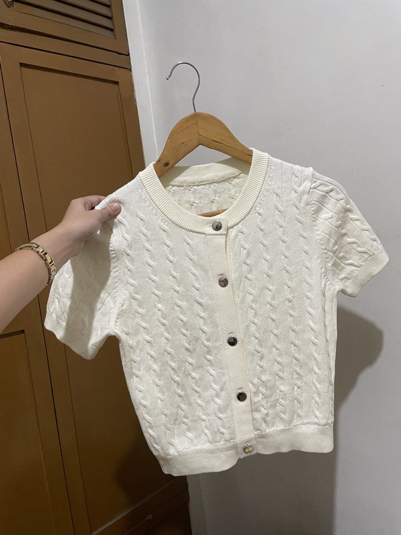 MNGO KNITTED TOP (Category: Blouses) located in Manila. Submitted by jennysantos_ (Listing ID 1466945094, Image 1). Description: SMALL, MEDIUM, LARGE AVAILABLE SIZES .