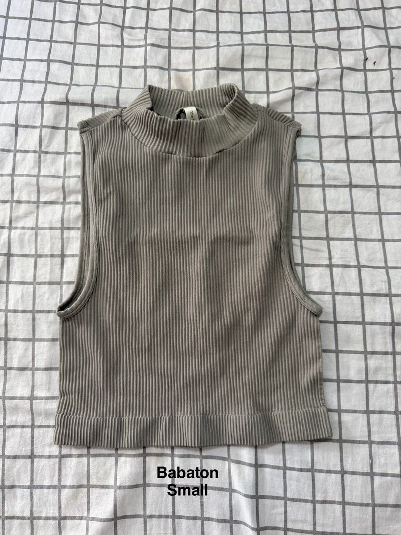 mock-neck sleeveless crop top (Category: Sleeveless) located in Quezon City. Submitted by pinkyswearshop (Listing ID 1466827501, Image 1). Description: .