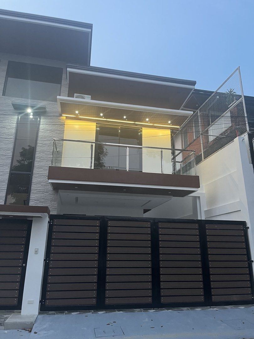 MODERN LUXURY DUPLEX FOR SALE - Cainta Rizal (Category: House & Lot) located in Manila. Submitted by ams.777 (Listing ID 1465045644, Image 3). Description: Berkshire Street | Flood-Free Residential Area An exceptional four-bedroom modern duplex thoughtfully designed for families who value comfort, privacy, security, and refined contemporary living. Built on a 148 sqm lot with approximately 210 sqm of floor area, this spacious residence features h