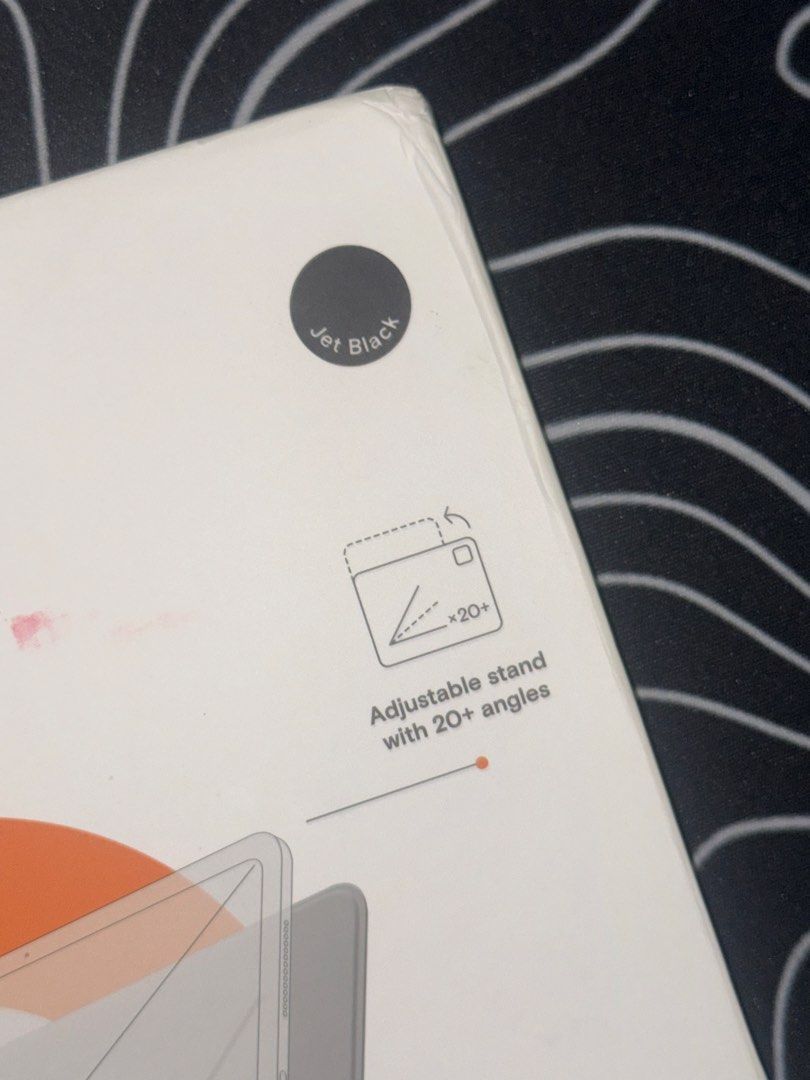 Moft Dynamic Folio (Category: Cases & Sleeves) located in Echague. Submitted by armielur (Listing ID 1466786960, Image 2). Description: - Brand: Moft - Model: Dynamic Folio - Color: Jet Black - Compatibility: iPad Pro 12.9" (4th-6th Gen) & iPad Air 13" (M2, M3, M4) - Adjustable stand with over 20+ viewing angles - Multiple modes including Floating Creation Mode, Dual-screen Mode, Reading Mode, and Floating Theater Mode.