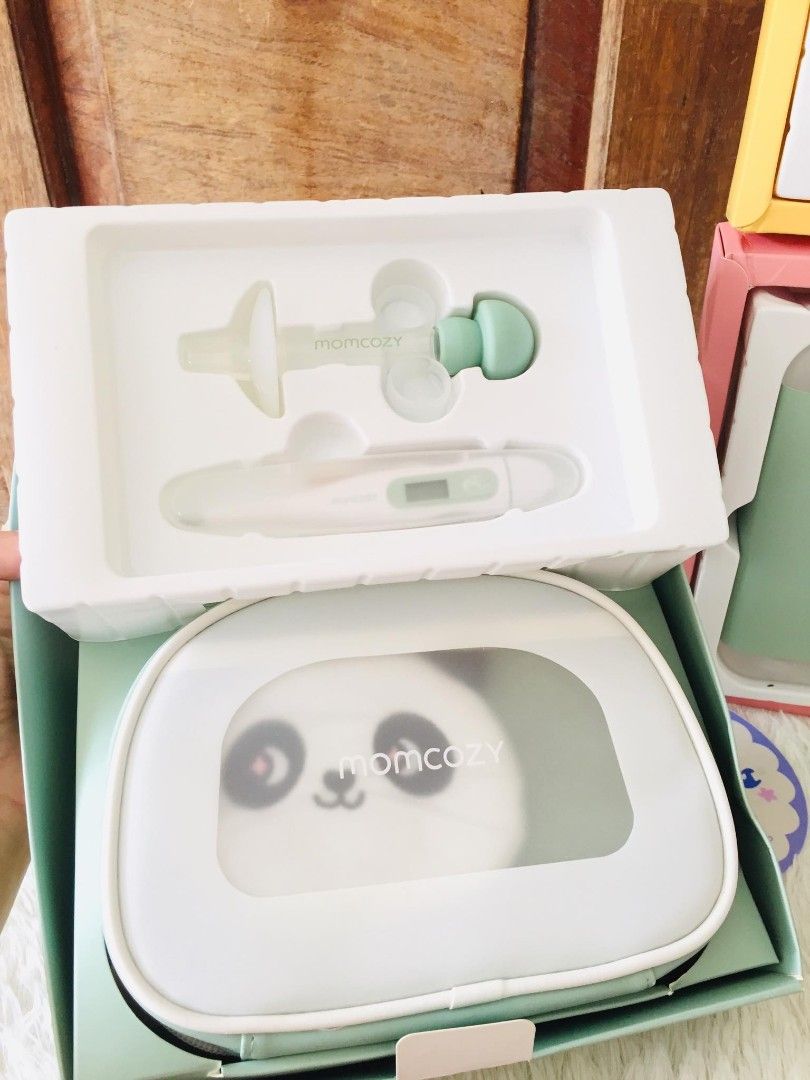 Momcozy elite kit set Compelte inclusion (Category: Soothers & Pacifiers) located in Manila. Submitted by kikay.store.ph30 (Listing ID 1466970842, Image 2). Description: ❗NEW ARRIVAL❗🇱🇷 Momcozy elite kit set Compelte inclusion Issue : damage box Condition : brandnew/open box Price: 2800 MOP: GCASH, BDO, MOD: SCO FOR SHIPPING PURPOSE, BUS SHIPPING, JNT, LBC ♥️ 1 day reservation ONLY ♥️ No to rush shipping ♥️ No free shipping ♥️ No return no exch