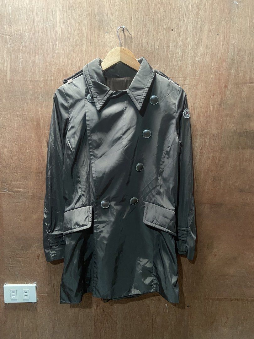 MONCLER PARKA JACKET (Category: Coats, Jackets and Outerwear) located in Naga. Submitted by lux.shirt.ph (Listing ID 1466798014, Image 1). Description: .