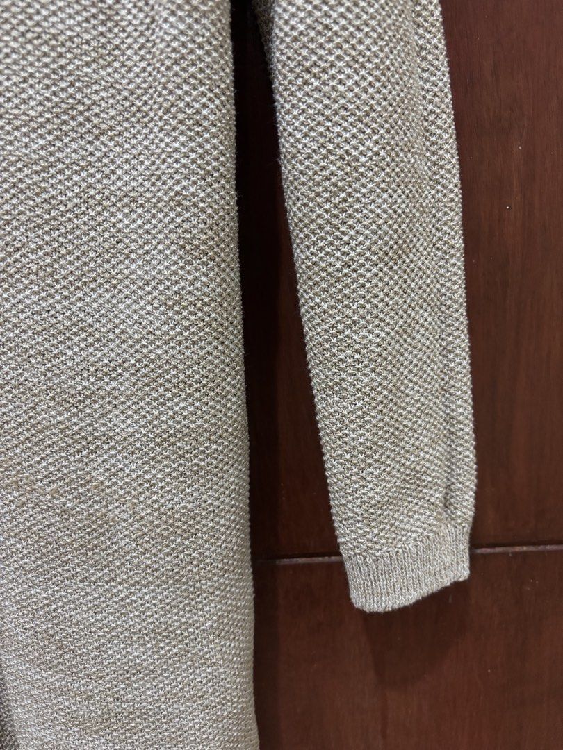 Mossimo Dutti Sweater/Top (Category: Coats, Jackets and Outerwear) located in Calamba. Submitted by sincerely_ayi (Listing ID 1466917521, Image 3). Description: help me declutter! — no flaws; worn only twice :) — stated price is the lowest price already (not open to nego) — mop: gcash/maribank.