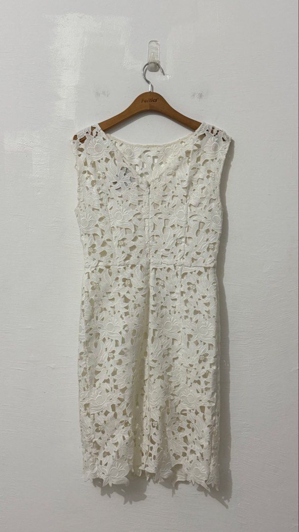 NAIN White Lace Dress M (Category: Dresses) located in Cordova. Submitted by thedecluterrer (Listing ID 1466856603, Image 3). Description: .