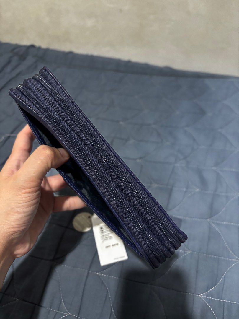 Nautica Wristlet Wallet (Category: Wallets & Card holders) located in Manila. Submitted by declutter_byjaq (Listing ID 1466938639, Image 3). Description: NAUTICA WRISTLET WALLET Details: Brand: Nautica Condition: Brand New Origin: US 🇺🇸 Brand new and unused! Nakatago lang sa cabinet kaya letting this go to someone who can use it. 🥰 RFS: Nakatago lang sa cabinet and needs cash.