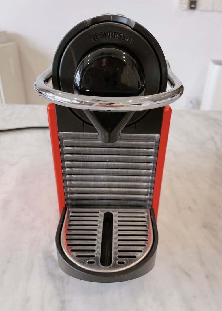 Nespresso pixie machine (Category: Other Kitchenware & Tableware) located in Petaling Jaya. Submitted by shoppinghoric (Listing ID 1466787738, Image 1). Description: Location Aradamansara.