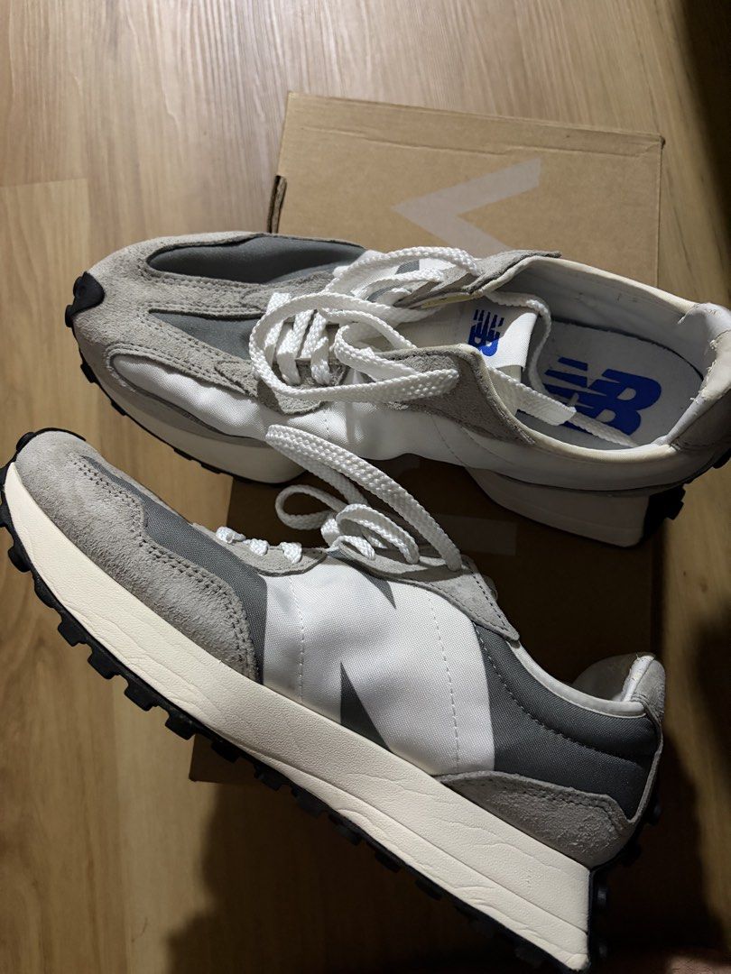*New Balance 327 - US 8* (Category: Casual Shoes) located in Mandaluyong City. Submitted by localbudol (Listing ID 1466904538, Image 1). Description: .