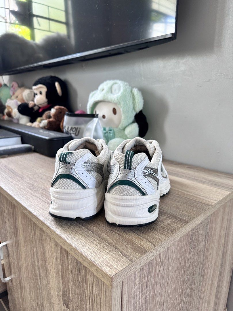 New balance 530 (Category: Sneakers) located in Manila. Submitted by nilodanzcuadra (Listing ID 1466805611, Image 2). Description: Size 7 womens Good as new Loc: north caloocan.