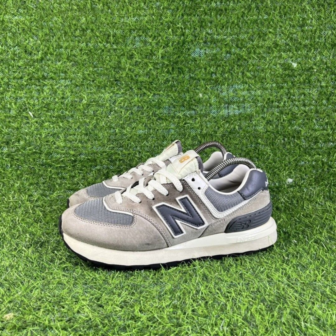 New Balance 574 Legacy (Category: Sneakers) located in Quezon City. Submitted by kieshi (Listing ID 1466966772, Image 1). Description: size 40 eu unisex model +sf batac city loc reselling, not my size feel free to ask for more pics.