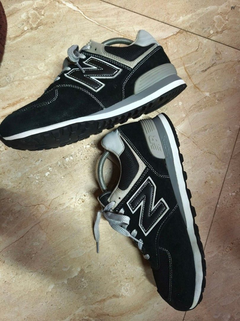 New balance (NB) Classic 574 (Category: Dress Shoes) located in Marikina City. Submitted by cardsxcx (Listing ID 1466958197, Image 2). Description: For sale or for trade sa size 9 New balance classic 574 Size 8.5 Very good condition 9/10 Not ukay Wala lang box. Will provide nb box nalang Rfs : Maliit kaya swap sa size 9 nyo offer lang 2k nego Marikina area.