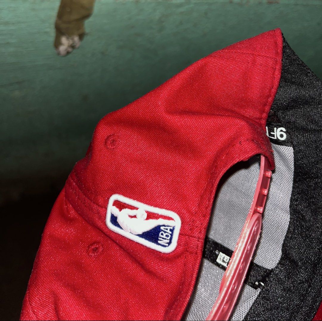 New Era 9FIFTY Chicago Bulls Red Snapback Cap (Category: Caps & Hats) located in Cebu City. Submitted by pick2zeroo (Listing ID 1466901319, Image 3). Description: Red New Era 9FIFTY snapback cap - Iconic Chicago Bulls embroidered team logo on the front - Stylish embroidered text branding across the crown - Adjustable red plastic snap closure for a custom fit - Interior taped seams and original New Era tags included - Premium material blend: 50% w