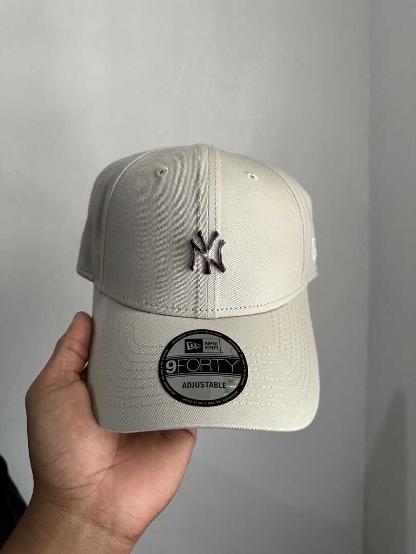 New Era Caps 9Forty & 9twenty (Category: Caps & Hats) located in Quezon City. Submitted by crisfortyshop (Listing ID 1466929426, Image 2). Description: Legit New Era 9Forty Regular frame & 9tweny dadhat.