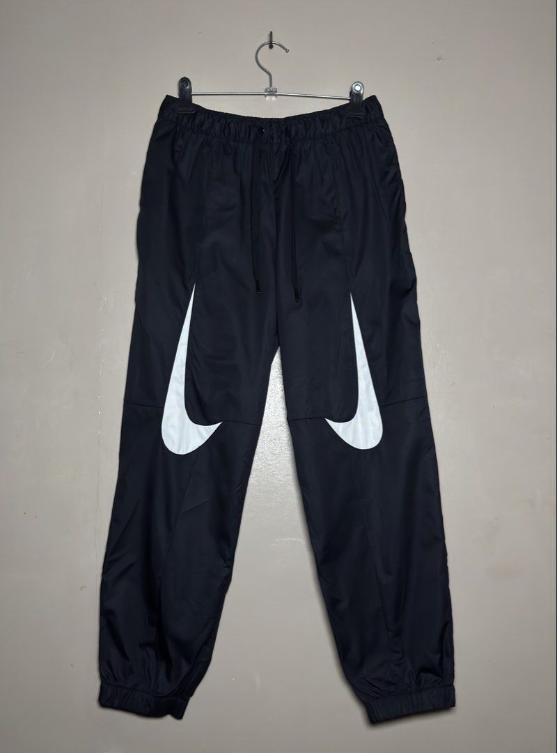 Nike (Category: Activewear) located in Dumaguete. Submitted by delfinds (Listing ID 1466797730, Image 3). Description: Nike Air Max woven pants (unisex) Small (26-31 waistline) Length 35 Good as new condition 10/10 color rate No issue 750 + sf Loc : Dumaguete City, Negros Oriental 📩📩📩 .