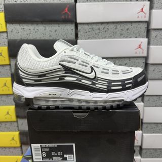 (Category: ) located in . Submitted by pickplanet_sneaker_shirt (Listing ID 1466878999, Image 1). Description: .