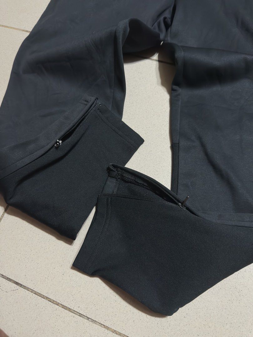 Nike ankle zip pants (Category: Joggers) located in Quezon City. Submitted by eyjmariano11 (Listing ID 1466863927, Image 3). Description: For sale… Nike ankle zip pants Large on tage 32-36 waistline 38 length No issue Excellent Php 980+sf.
