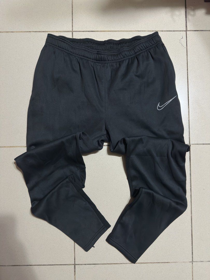 Nike ankle zip pants (Category: Joggers) located in Quezon City. Submitted by eyjmariano11 (Listing ID 1466863927, Image 1). Description: For sale… Nike ankle zip pants Large on tage 32-36 waistline 38 length No issue Excellent Php 980+sf.
