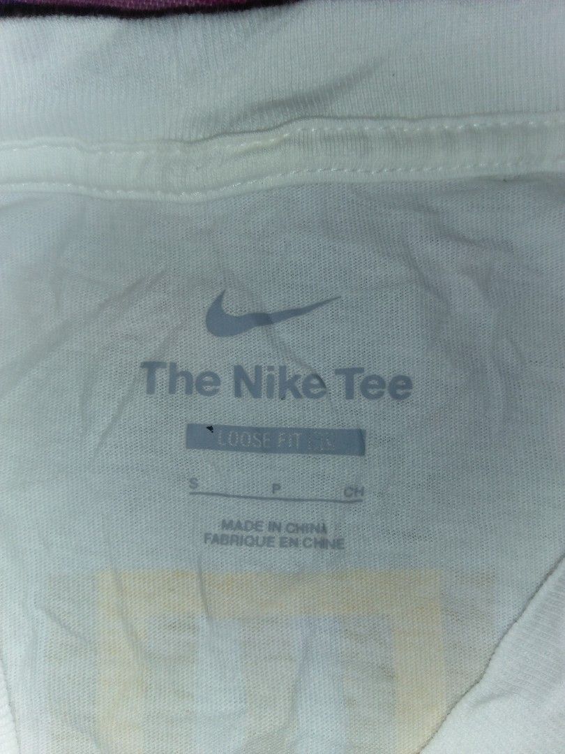 NIKE BACK STRIPE PATTERN PRINTING BASKETBALL TEE (Category: Tshirts & Polo Shirts ) located in Cebu City. Submitted by imbapicker (Listing ID 1466914676, Image 3). Description: NIKE BACK STRIPE PATTERN PRINTING BASKETBALL TEE SIZE SMALL WIDTH 19.5" LENGTH 28" EXCELLENT CONDITION 600 +SHIPP DM IF INTERESTED 📩 LOCATION LAPU-LAPU CITY.