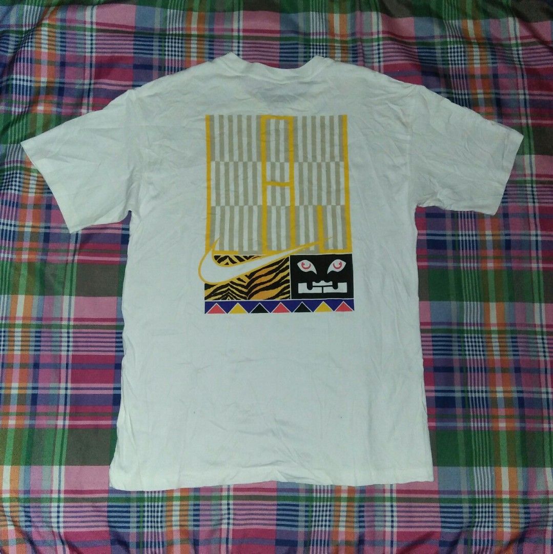NIKE BACK STRIPE PATTERN PRINTING BASKETBALL TEE (Category: Tshirts & Polo Shirts ) located in Cebu City. Submitted by imbapicker (Listing ID 1466914676, Image 2). Description: NIKE BACK STRIPE PATTERN PRINTING BASKETBALL TEE SIZE SMALL WIDTH 19.5" LENGTH 28" EXCELLENT CONDITION 600 +SHIPP DM IF INTERESTED 📩 LOCATION LAPU-LAPU CITY.