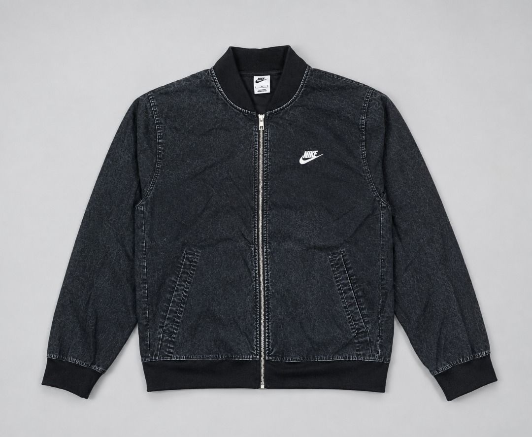 Nike Black Bomber Jacket (Category: Coats, Jackets and Outerwear) located in Quezon City. Submitted by relipnibor (Listing ID 1466814852, Image 3). Description: ▪️Nayk Sportsware ▪️Club + Logo ▪️XL on tag ▪️23 x 27 dimes ▪️excellent ▪️P1599 ONLY Disclaimer: We’re not connected with or endorsed by any of the brands mentioned. Our items are thrifted, pre-owned products originally made by these brands. All logos, images, and trademarks belong to the