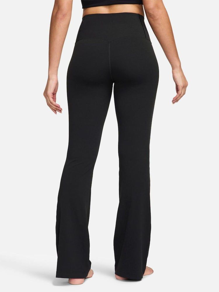 Nike Black Yoga Flare Pants (Medium) (Category: Activewear) located in Caloocan City. Submitted by lulufanatics (Listing ID 1466941244, Image 3). Description: .