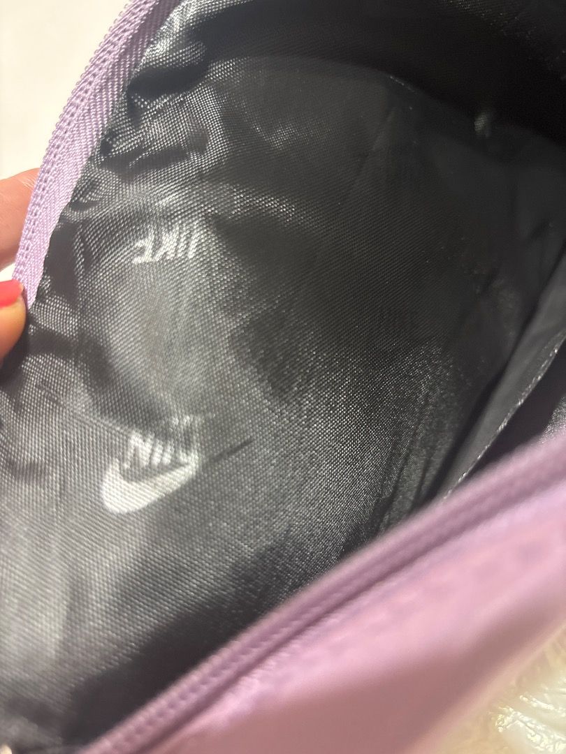 Nike Body Bag Unisex (Category: Cross-body Bags) located in Caloocan City. Submitted by crateandbarrel (Listing ID 1466820264, Image 3). Description: Nike Body Bag Unisex Color: lavender Size : 10 inches ships same day .