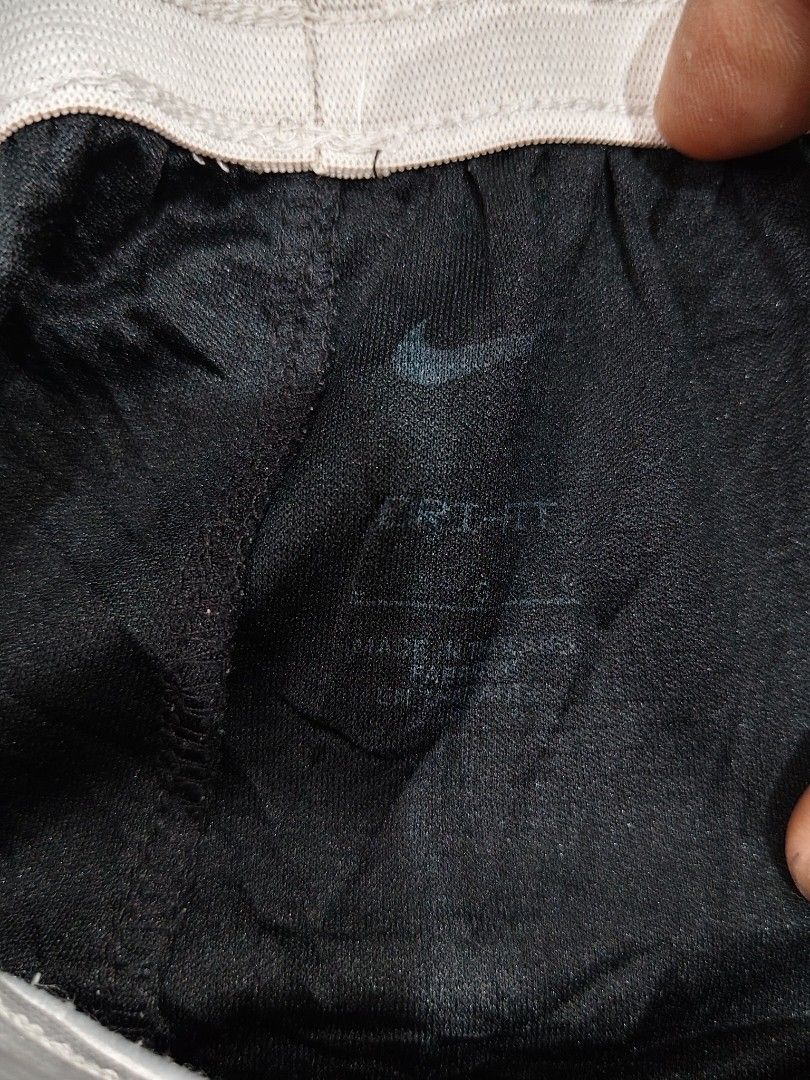 Nike Drifit Big Logo Short (Category: Shorts) located in Iloilo. Submitted by branded-boy0422_16 (Listing ID 1466823426, Image 3). Description: W: 30-34 L: 19 1/2 Good as new No issue.