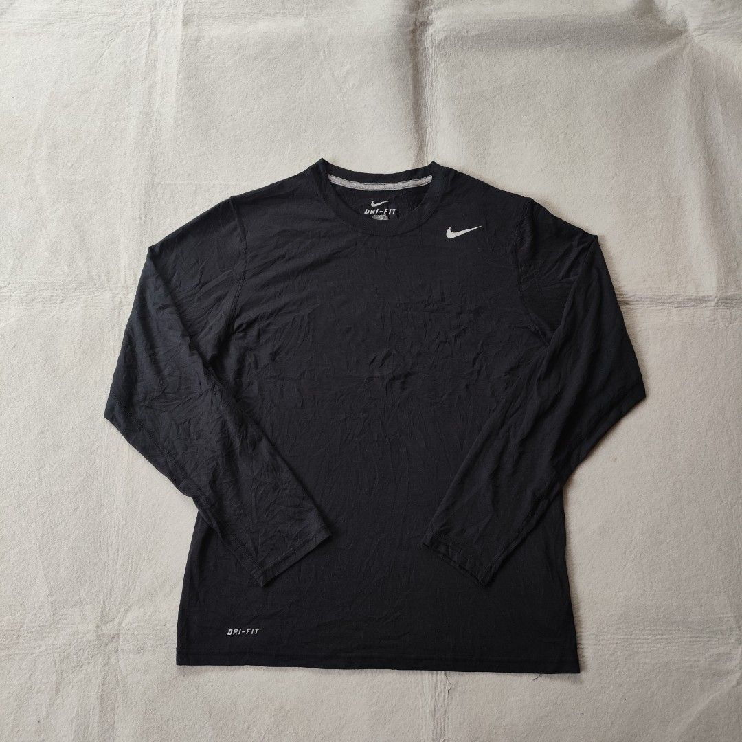 Nike Dri-fit Longsleeve (Category: Tshirts & Polo Shirts ) located in Balamban. Submitted by winston.jude (Listing ID 1466910675, Image 1). Description: medium width: 21 length:28 good condition no issues 450+sf🤝.