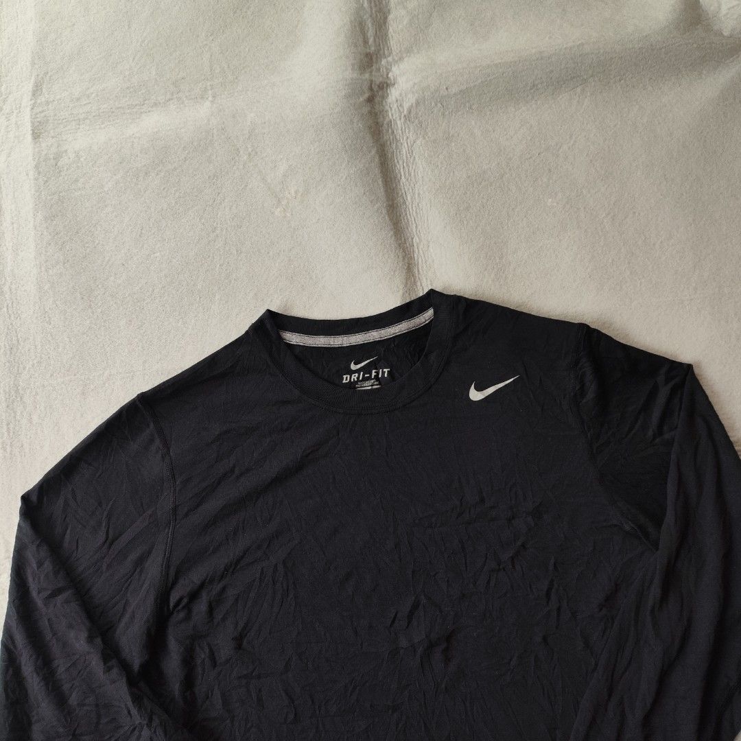 Nike Dri-fit Longsleeve (Category: Tshirts & Polo Shirts ) located in Balamban. Submitted by winston.jude (Listing ID 1466910675, Image 2). Description: medium width: 21 length:28 good condition no issues 450+sf🤝.