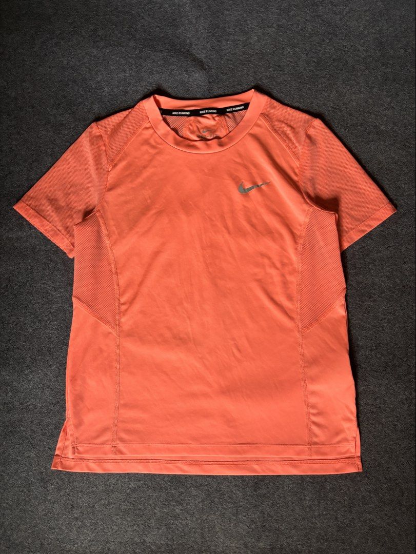 Nike Dri-fit shirt (Category: Activewear) located in Cebu City. Submitted by suota_co_23 (Listing ID 1466949892, Image 1). Description: Nike Drifit shirt 2 pieces available Small& Medium 22.5x17 & 22.5x18.