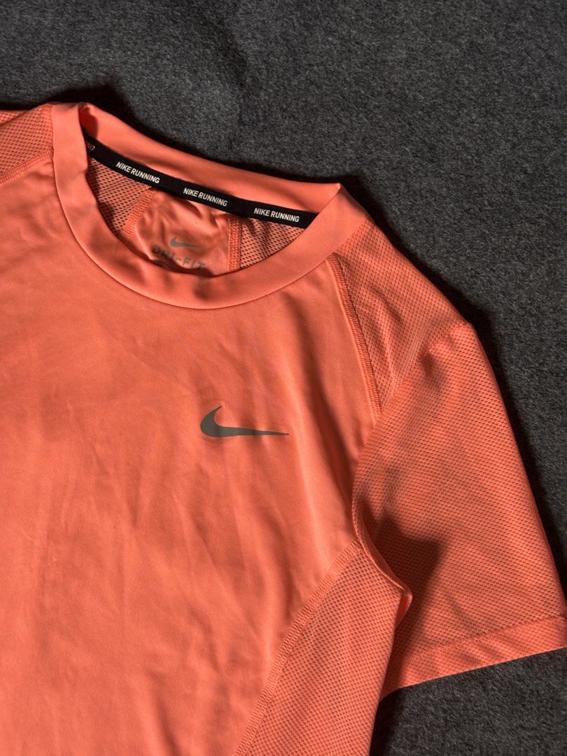 Nike Dri-fit shirt (Category: Activewear) located in Cebu City. Submitted by suota_co_23 (Listing ID 1466949892, Image 3). Description: Nike Drifit shirt 2 pieces available Small& Medium 22.5x17 & 22.5x18.