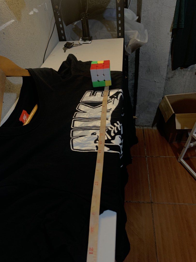 Nike Dunk Graphic Tee – Black (Category: Activewear) located in Cabadbaran. Submitted by drip_gallery (Listing ID 1465048982, Image 2). Description: .