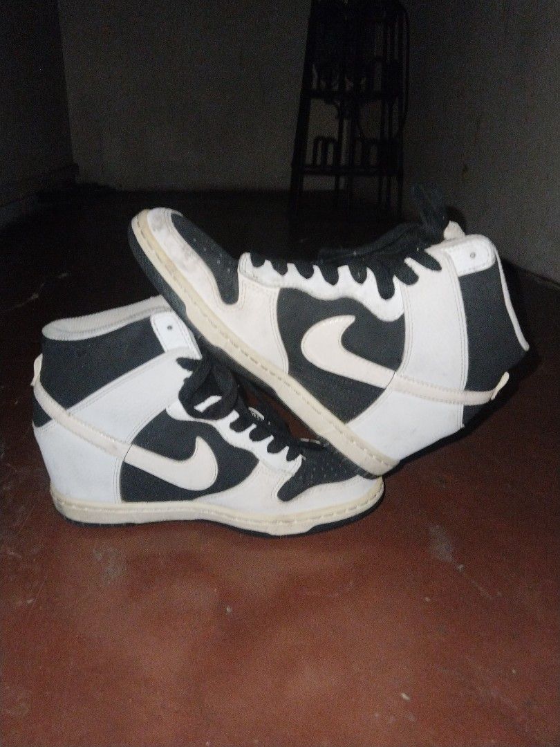 Nike Dunk Sky Hi Wedge (Category: Casual Shoes) located in Aloran. Submitted by axis_core (Listing ID 1466780562, Image 1). Description: -unli vouch -plus sf -drop offer/best offer.