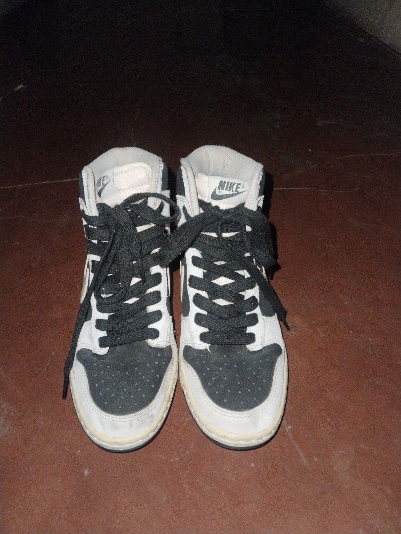 Nike Dunk Sky Hi Wedge (Category: Casual Shoes) located in Aloran. Submitted by axis_core (Listing ID 1466780562, Image 3). Description: -unli vouch -plus sf -drop offer/best offer.