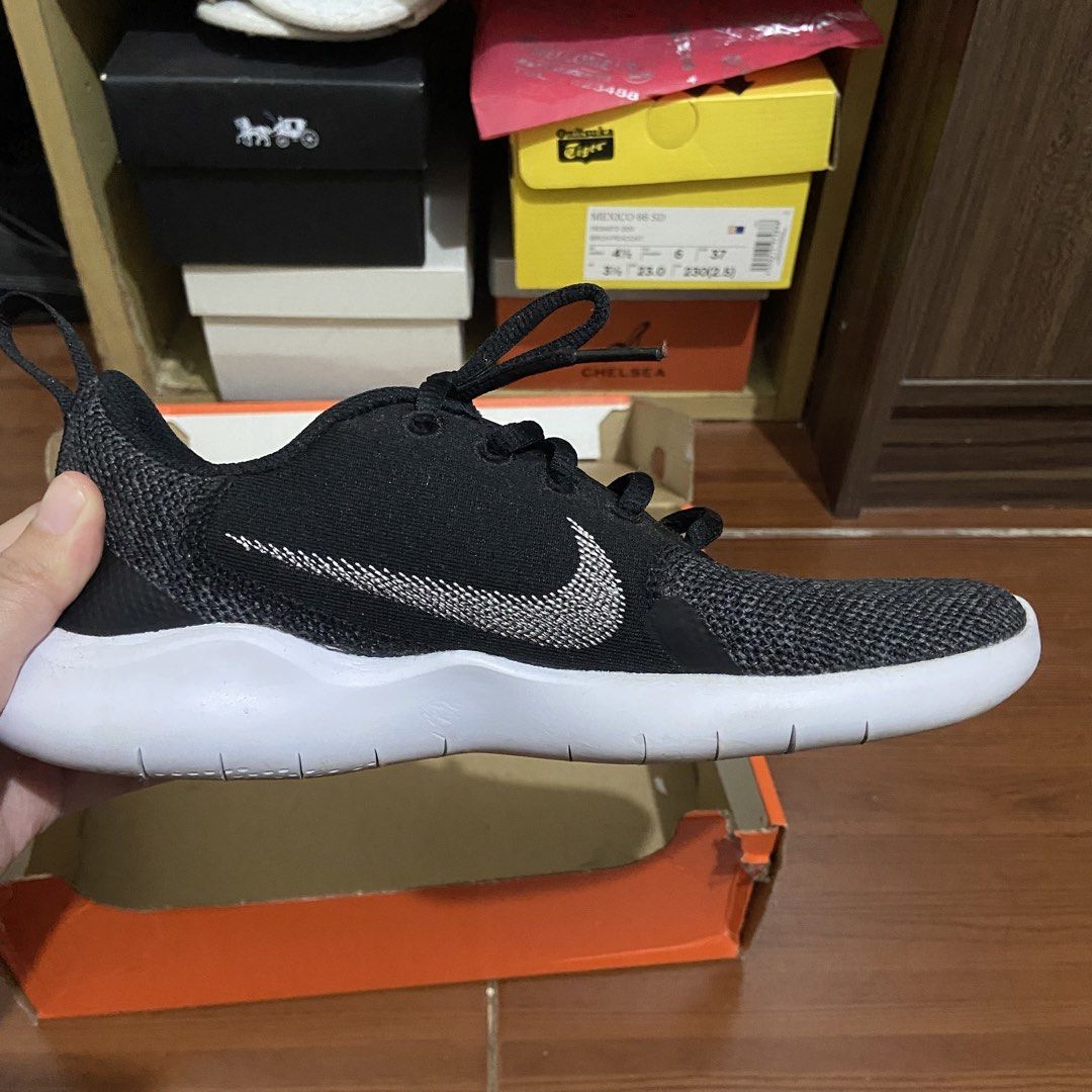 Authentic Nike Flex Experience Black Women Running Shoes (Category: Sneakers) located in Marikina City. Submitted by jeliie (Listing ID 1466909610, Image 3). Description: No issue Size US 5 With Shoe Box.