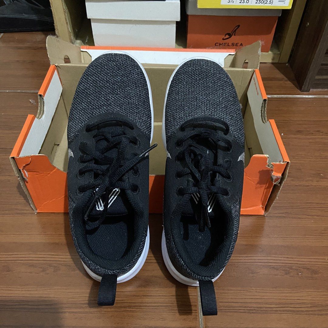 Authentic Nike Flex Experience Black Women Running Shoes (Category: Sneakers) located in Marikina City. Submitted by jeliie (Listing ID 1466909610, Image 2). Description: No issue Size US 5 With Shoe Box.