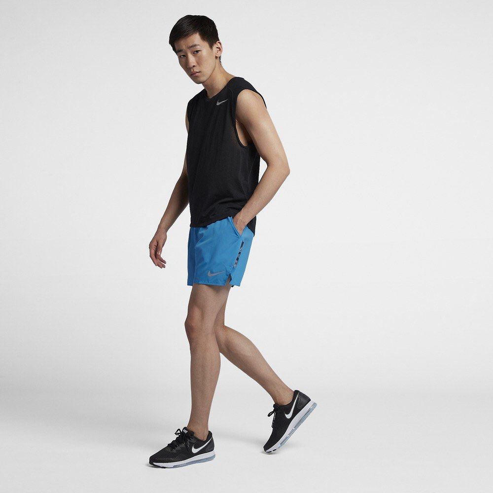 Nike Flex Stride Running Shorts (Category: Shorts) located in Solano. Submitted by solothrifting (Listing ID 1466898493, Image 3). Description: Nike Flex Stride Running Shorts Condition: 9/10 minor issue on reflective Size on tag: S, fits 25-30 stretchy.