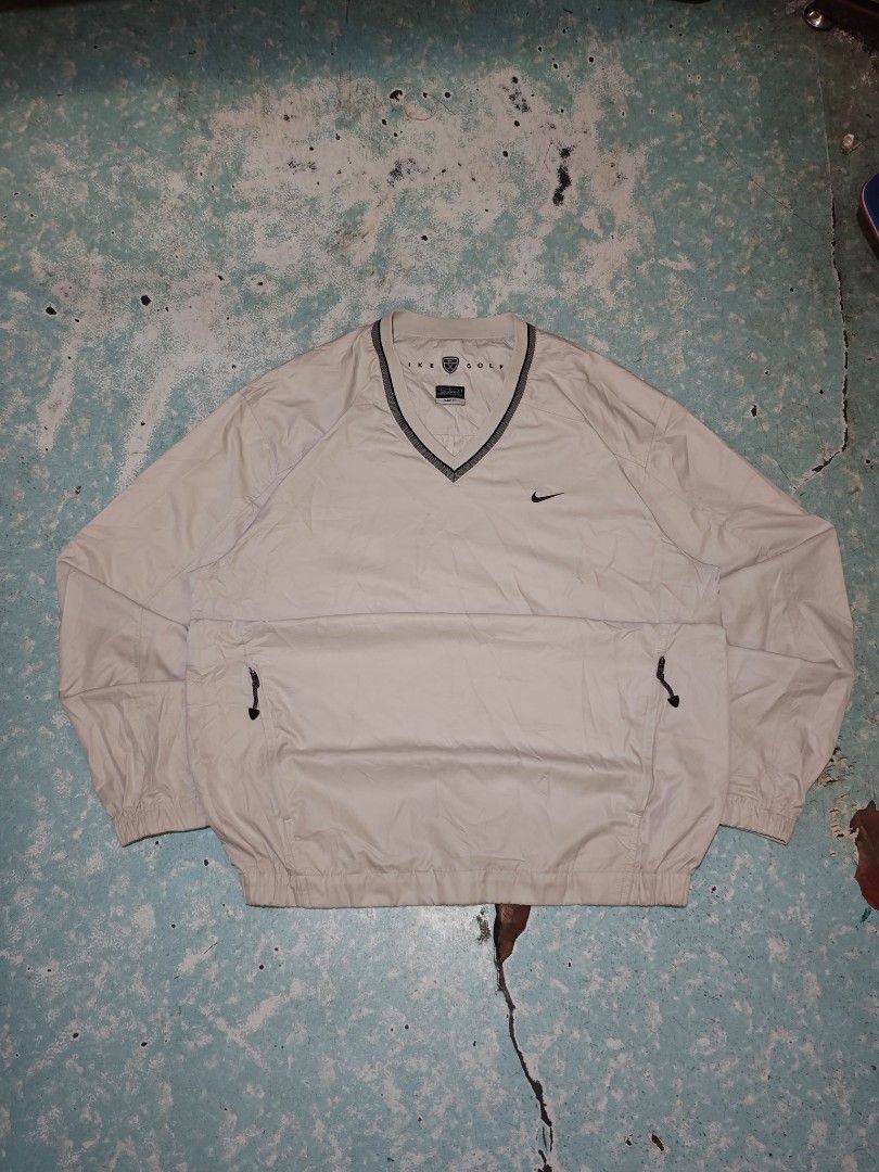 Nike Golf Clima-Fit V-Neck Windbreaker Jacket (Category: Coats, Jackets and Outerwear) located in Calauag. Submitted by cou1_h (Listing ID 1466800192, Image 1). Description: 24x27 No issue almost new Excellent condition.