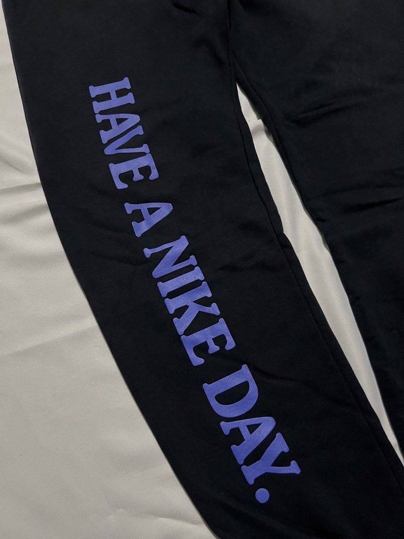 Nike “Have a Nike Day” Jogger (Category: Joggers) located in Las Pinas. Submitted by rdcthriftedshop (Listing ID 1466805893, Image 2). Description: FREE SHIPPING FEE 📦 HAVE A NIKE DAY JOGGER Size medium on tag Waistline: 28 up to 34 Length: 38.5 Color rate: 9/10 Condition: Excellent Condition No Issue .
